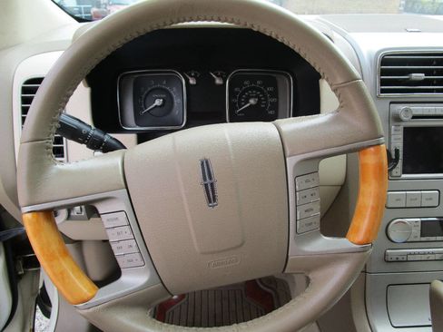 Used 2007 Lincoln MKX AWD image 12