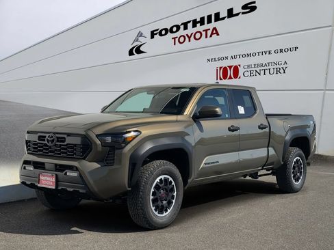 Used 2026 Toyota Tacoma TRD Off-Road w/ TRD Off Road Upgrade Package AWD/4WD image 3