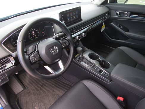 Used 2024 Honda Civic Touring image 12