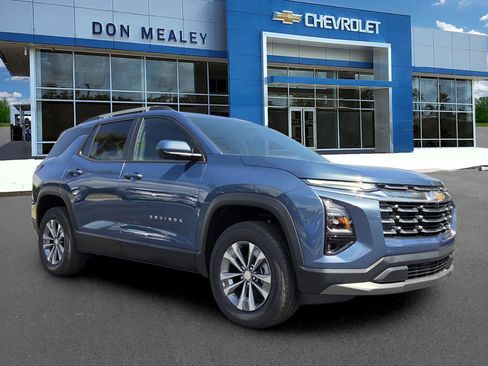 New 2026 Chevrolet Equinox LT w/ Convenience Package II FWD image 1