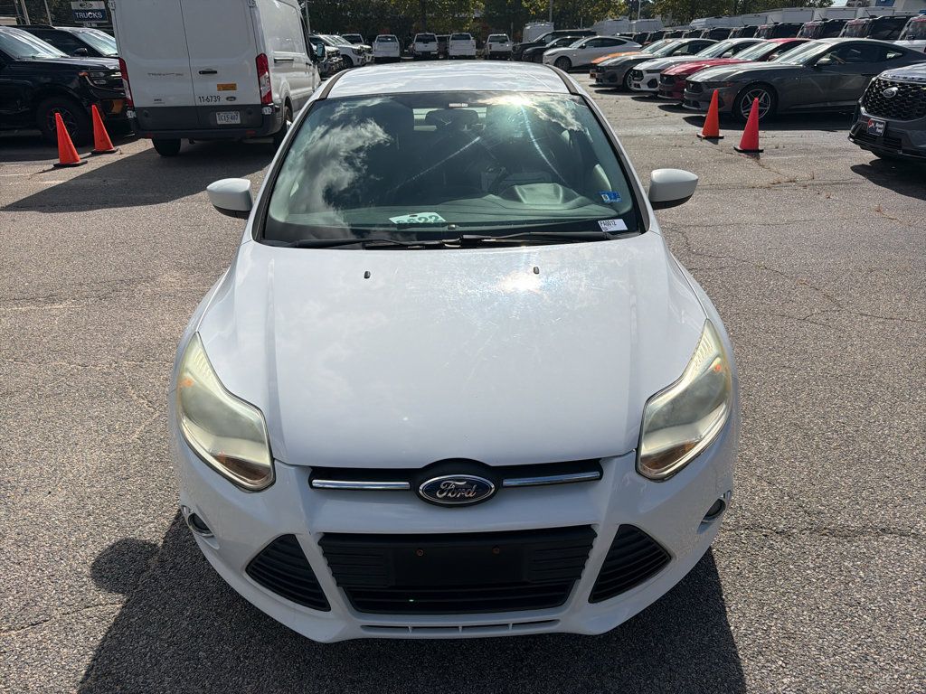 Used 2012 Ford Focus SE FWD image 2