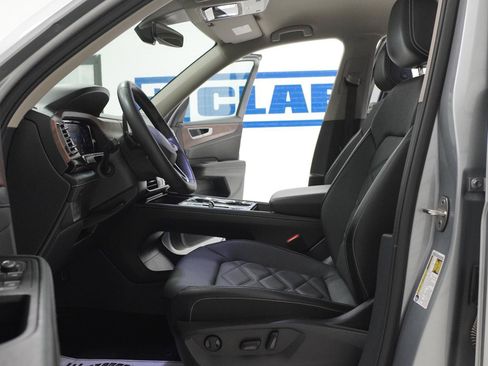 Used 2024 Volkswagen Atlas SE FWD image 5