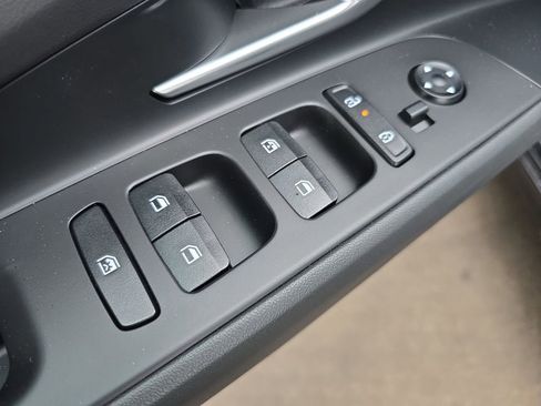 Used 2026 Hyundai Elantra Hybrid FWD image 27