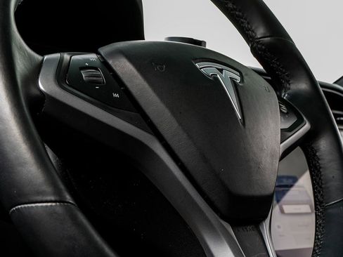 Used 2019 Tesla Model X 75D image 26