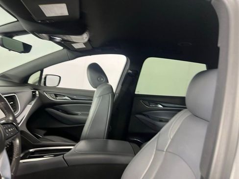 Used 2022 Buick Enclave Premium image 32