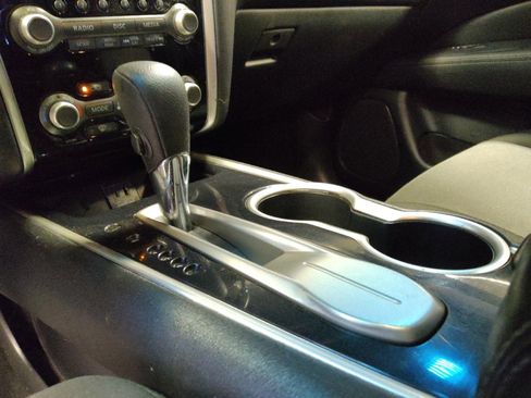 Used 2020 Nissan Pathfinder S image 26