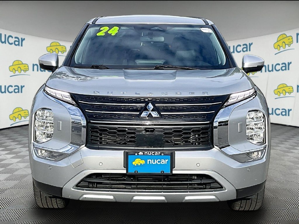 Used 2024 Mitsubishi Outlander SE AWD/4WD image 2