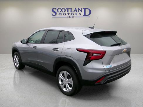 Used 2026 Chevrolet Trax LS w/ Driver Confidence Package image 8