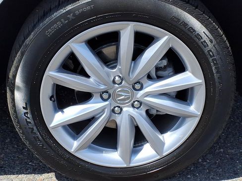 Used 2024 Acura RDX SH-AWD image 9