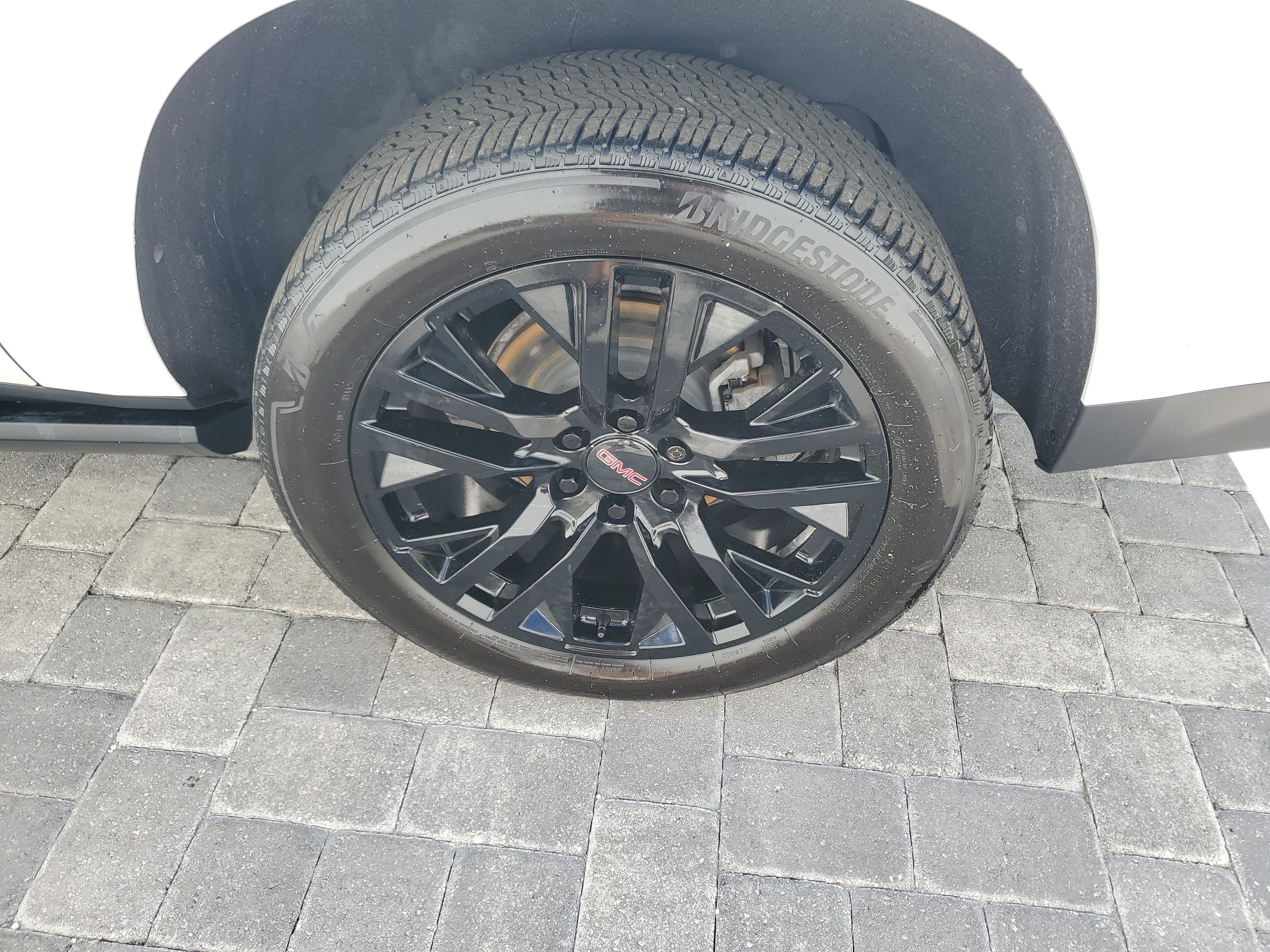 Used 2022 GMC Yukon XL Denali RWD image 6