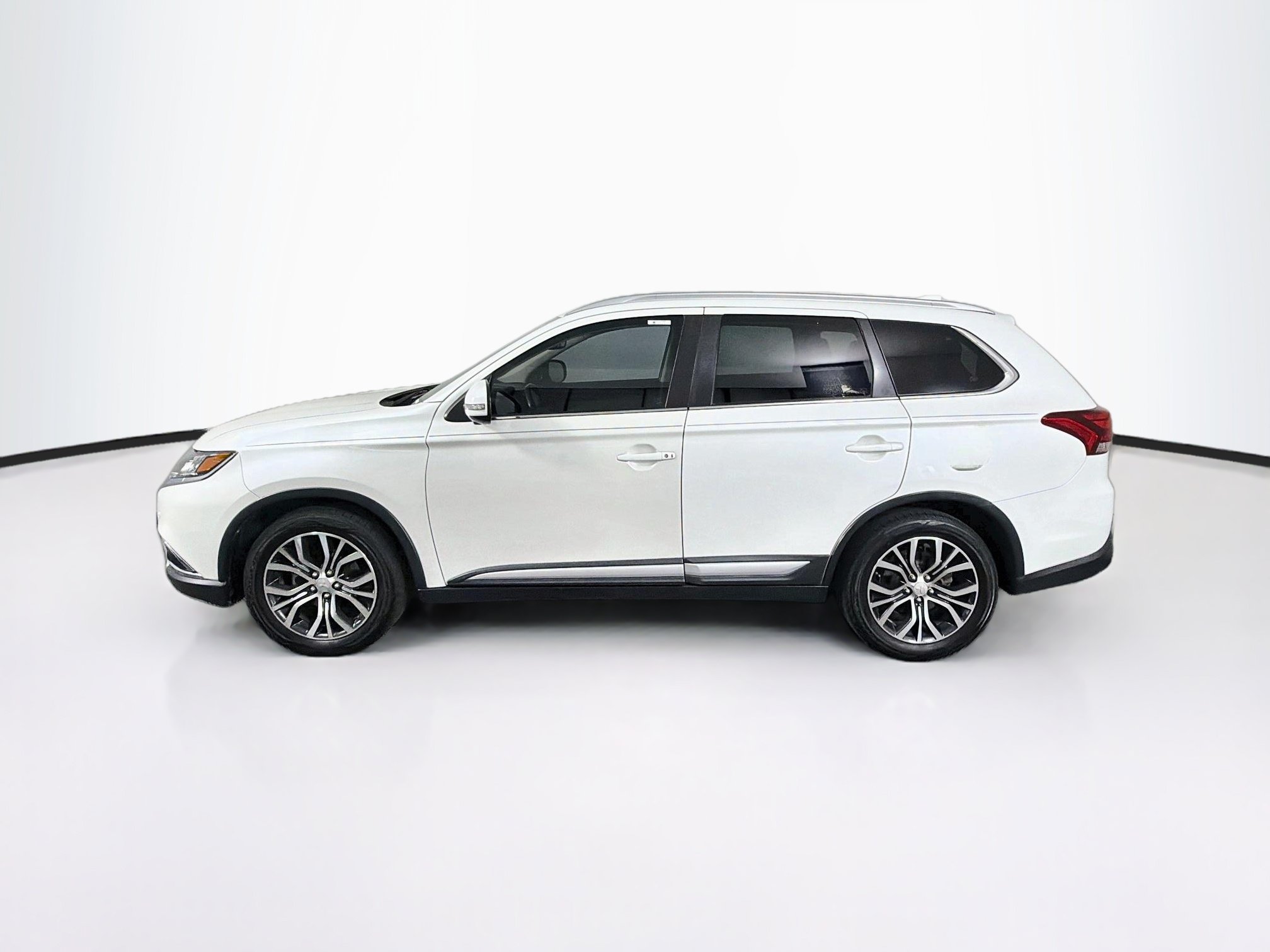 Used 2017 Mitsubishi Outlander SEL FWD image 4