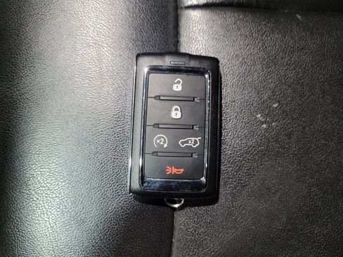 Used 2022 Jeep Grand Cherokee Limited 4xe image 32