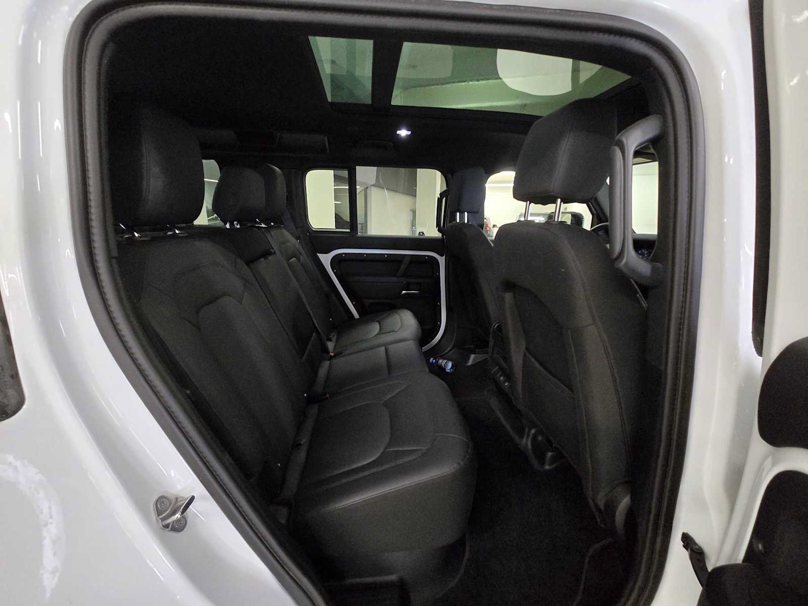 Used 2025 Land Rover Defender 110 S AWD/4WD image 12