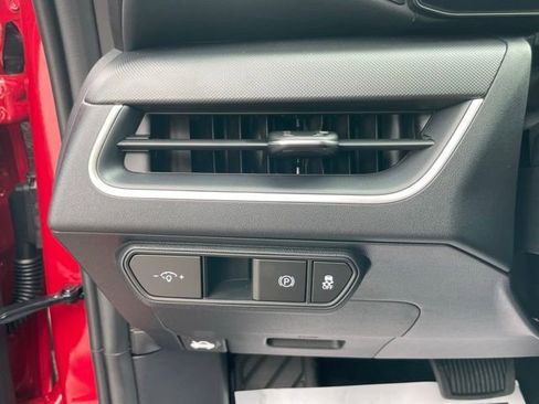 New 2025 Kia K4 LXS image 10