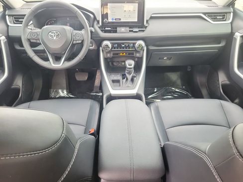 Used 2023 Toyota RAV4 XLE Premium image 12