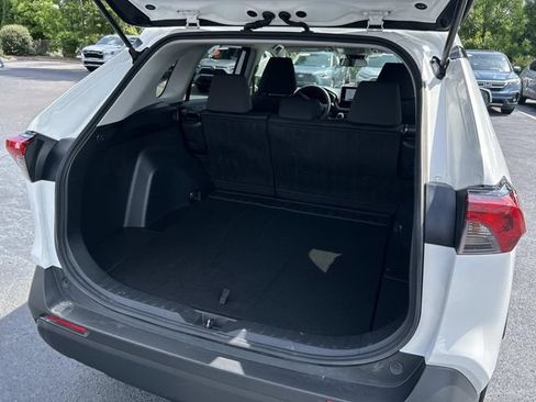 Used 2025 Toyota RAV4 XLE AWD/4WD image 12