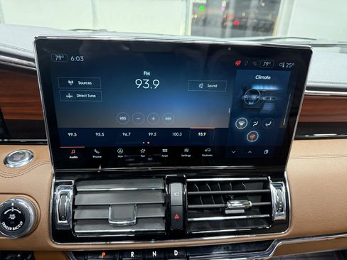 Used 2023 Lincoln Navigator L Reserve w/ Equipment Group 201A image 18