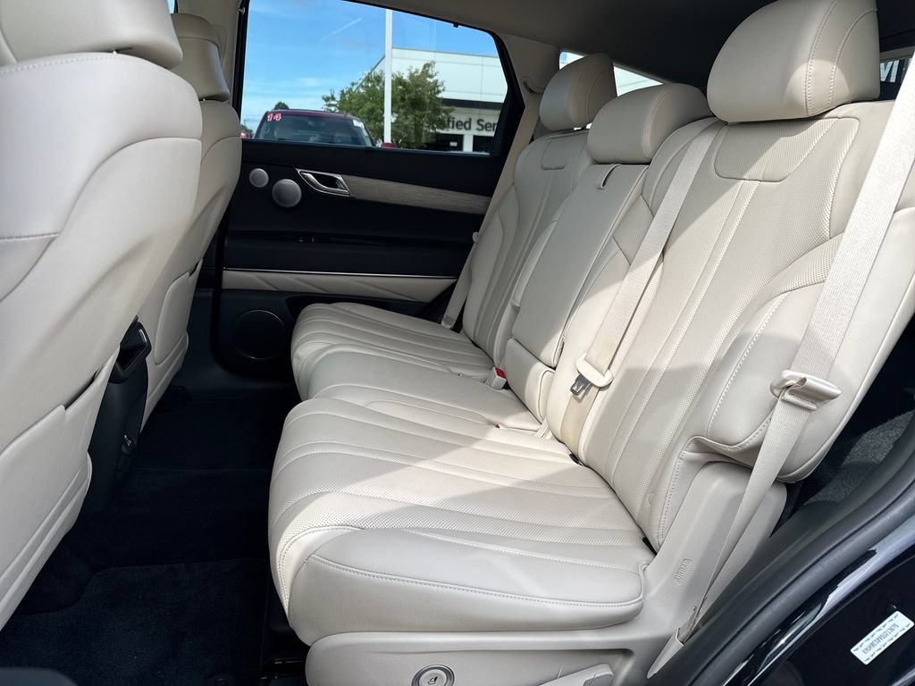 Used 2025 Genesis GV80 2.5T Advanced AWD/4WD image 33