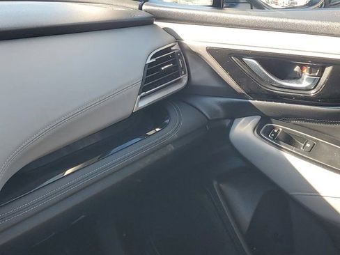 Used 2020 Subaru Outback Limited image 17