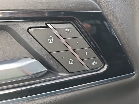 Used 2025 GMC Yukon Denali image 33