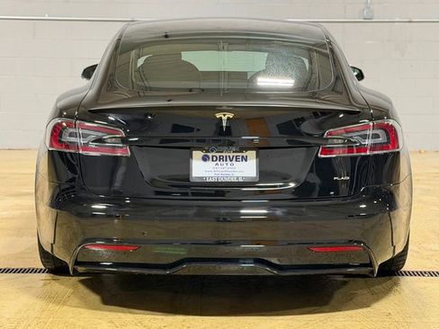 Used 2021 Tesla Model S Plaid image 8