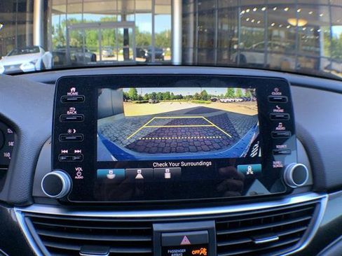 Used 2022 Honda Accord Sport image 17