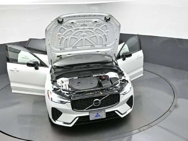 Used 2024 Volvo XC60 B5 Plus w/ Protection Package Premier AWD/4WD image 48