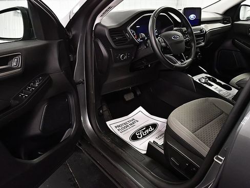 Used 2022 Ford Escape SE w/ SE Sport Appearance Package AWD/4WD image 17