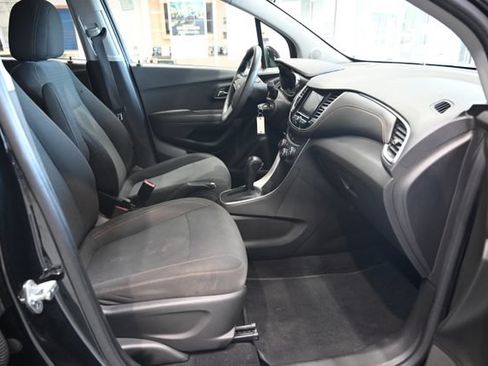 Used 2020 Chevrolet Trax LS AWD/4WD image 10