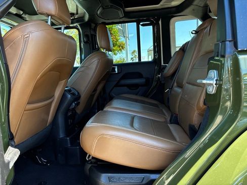 Used 2023 Jeep Wrangler Unlimited Sahara w/ Cold Weather Group AWD/4WD image 14