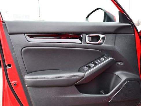 Used 2022 Honda Civic Touring image 14