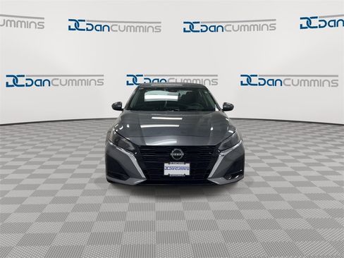 Used 2023 Nissan Altima 2.5 SV image 3