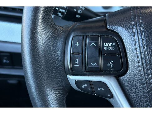 Used 2020 Toyota Sienna SE w/ SE Preferred Package image 30