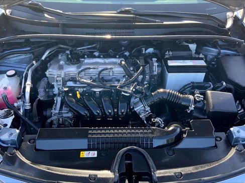 Used 2022 Toyota Corolla LE FWD image 31