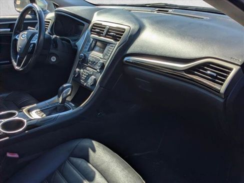 Used 2013 Ford Fusion SE image 15