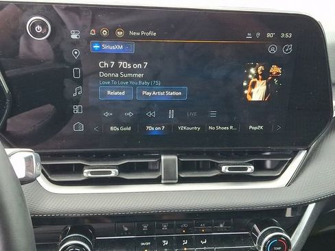 Used 2025 Chevrolet Equinox LT FWD image 12