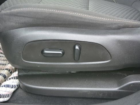 Used 2018 GMC Acadia SLE image 13