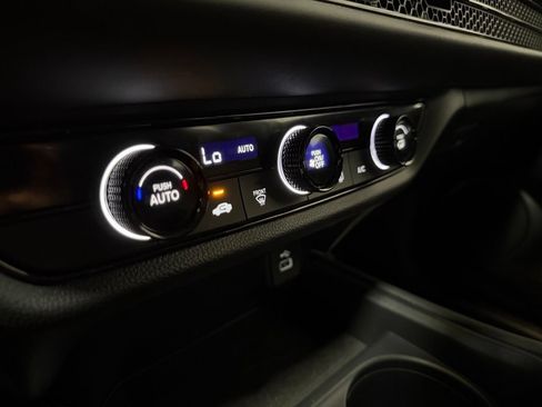 Used 2024 Honda HR-V LX image 11