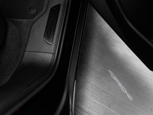 Certified 2025 Porsche Cayenne GTS AWD/4WD image 36