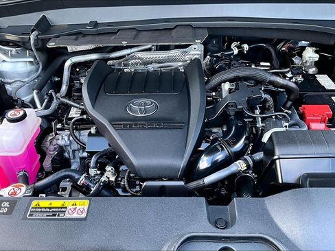 Used 2025 Toyota Grand Highlander AWD image 9