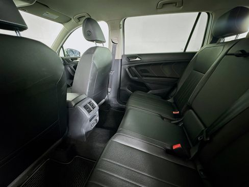Used 2023 Volkswagen Tiguan SE FWD image 23