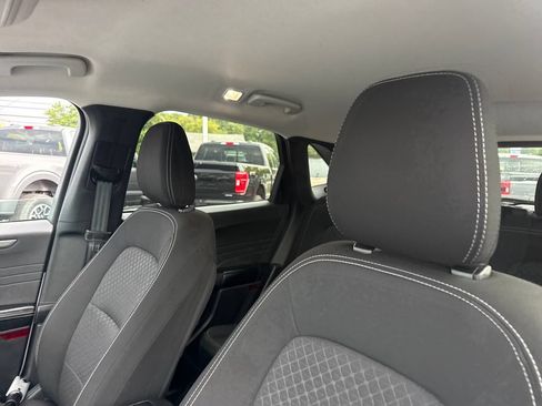 Used 2025 Ford Escape Active AWD/4WD image 17