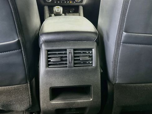 Used 2024 Mitsubishi Outlander SE AWD/4WD image 28