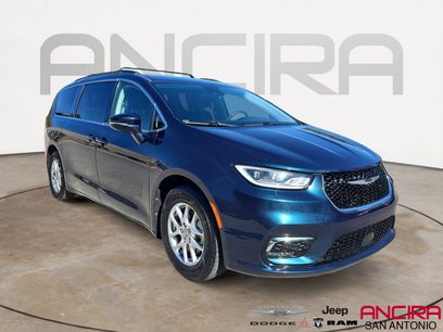 Used 2022 Chrysler Pacifica Touring-L