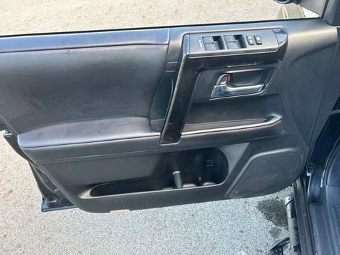 Used 2022 Toyota 4Runner TRD Off-Road Premium AWD/4WD image 25