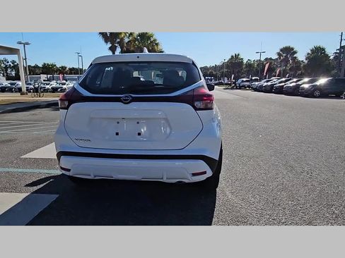 New 2025 Nissan Kicks Play S image 31