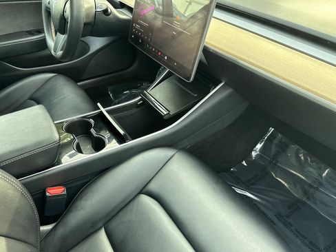 Used 2020 Tesla Model 3 Standard Range image 30
