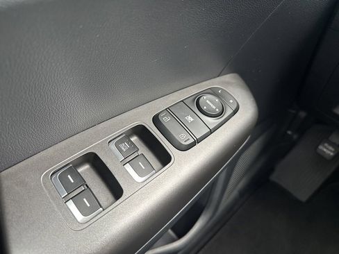 Used 2022 Kia Sportage LX image 14