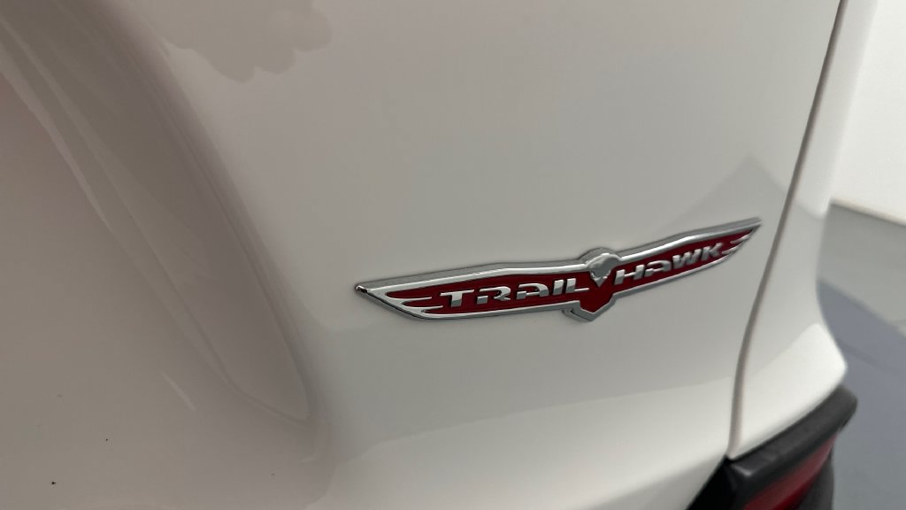 Used 2021 Jeep Cherokee Trailhawk w/ Trailer Tow Group AWD/4WD image 18