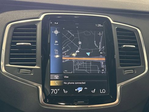 Used 2019 Volvo XC90 T6 Momentum w/ Protection Package Premier image 17